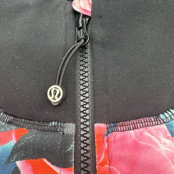 Lululemon Asana Secret Garden Full Zip Jacket Rose Floral Flowers Size 8 W4C78S - Picture 4 of 6